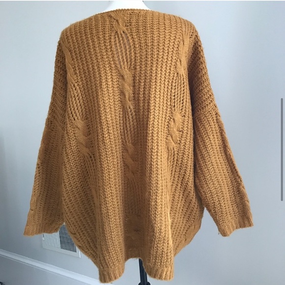 UNIF x Urban Outfitters Mustard Cableknit Sweater - Picture 4 of 15